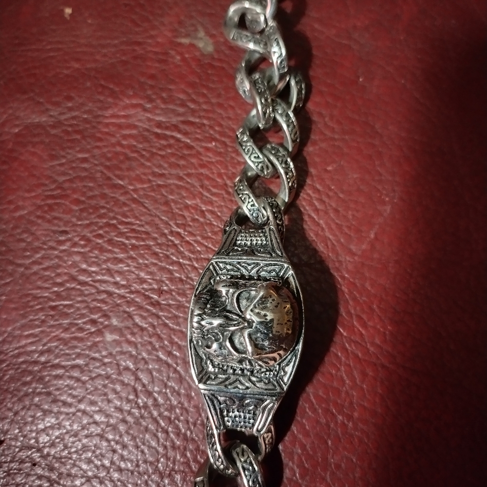 Mens stainless steel skull bracelet